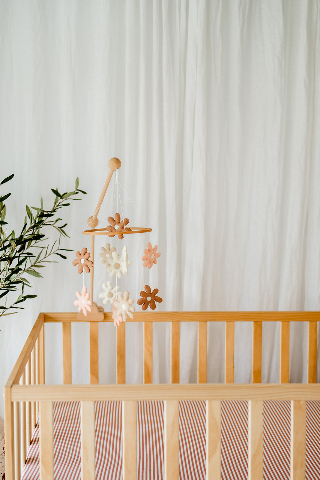 Daisy Nursery Mobile
