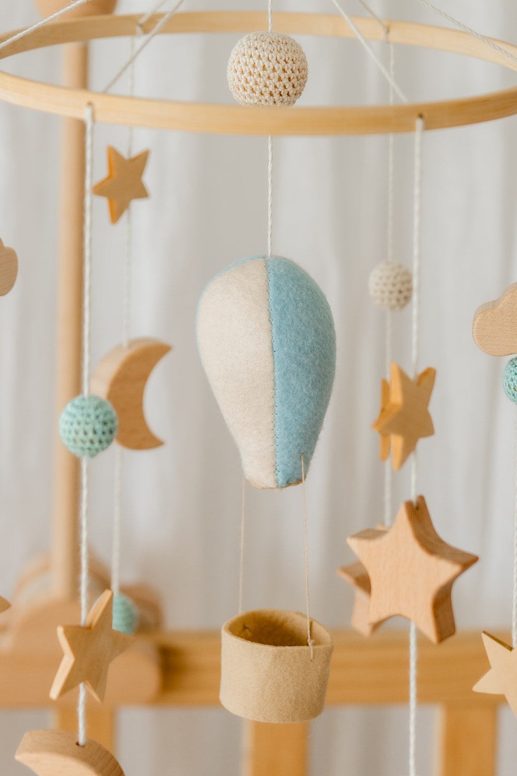 Baby nursery mobile size reference